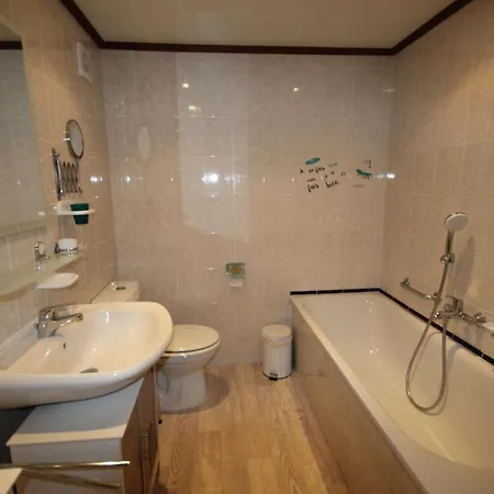 Domaine De A 600m De La Plage, Belle Climatisee 3 Chambres, 5 Couchages Terrasse Wifi, Acces Payant Pour Les Animations Et Piscines Lrpdse3 *